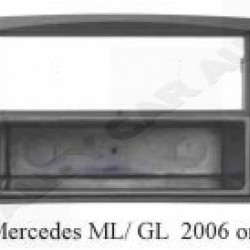 Mercedes MI / GI-Class 2006 on Facia Panel